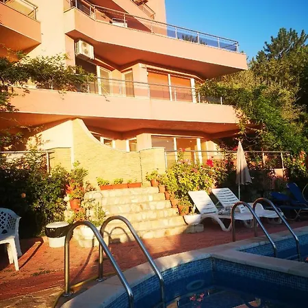 Complex Karia Ii Apartman Kavarna
