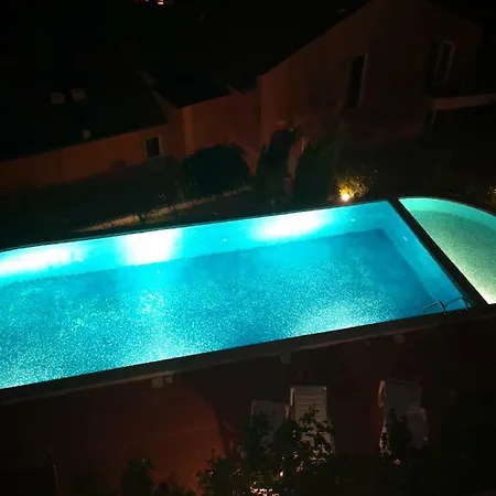 Apartman Complex Karia Ii