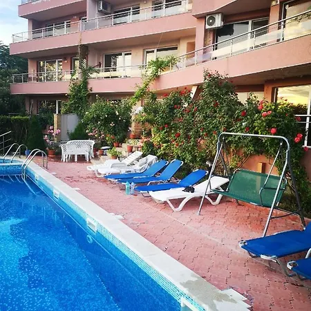 Complex Karia Ii Apartman